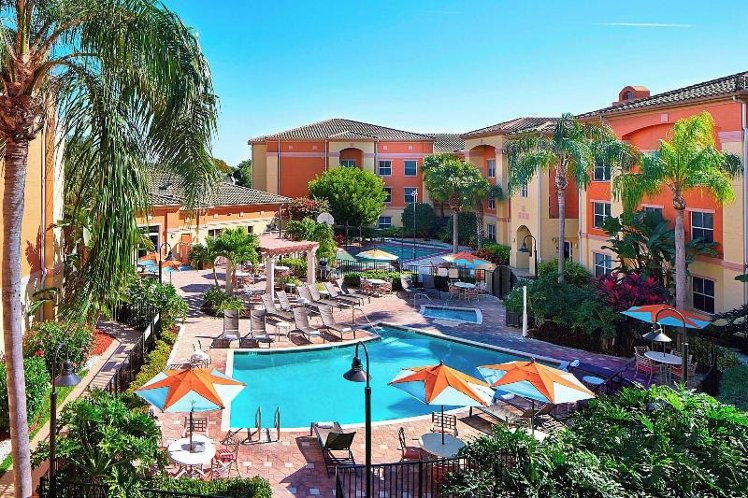 SUITE POOL VIEW TWO DOUBLE BEDS Room