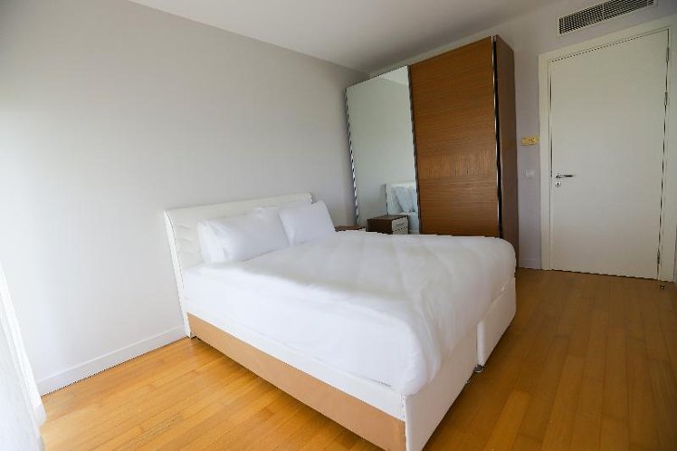 APARTMENT FOUR BEDROOMS ONE BATHROOM Room