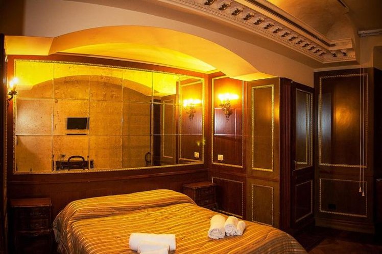 TRIPLE TWO BEDS Room