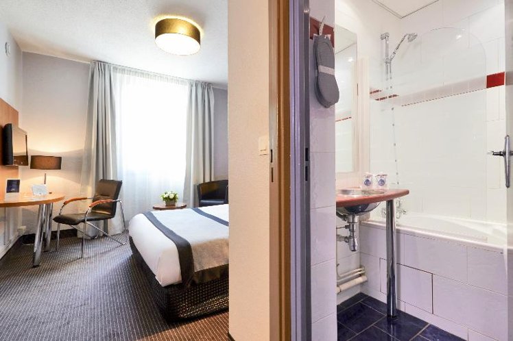 Le M Hotel