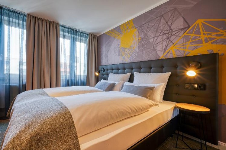 DOUBLE KING SIZE BED Room