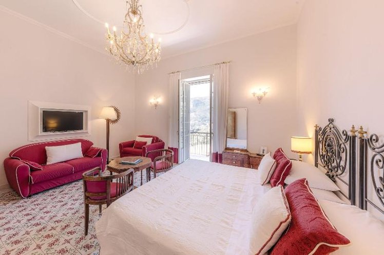 Double or Twin DELUXE SEA VIEW Room