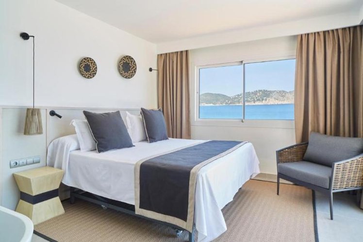 Double or Twin DELUXE SEA VIEW Room