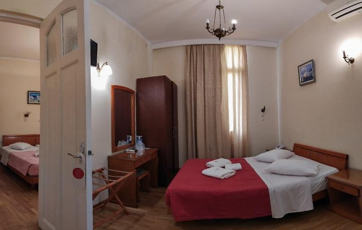 QUADRUPLE STANDARD Room
