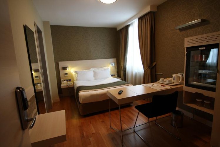 SINGLE STANDARD Room
