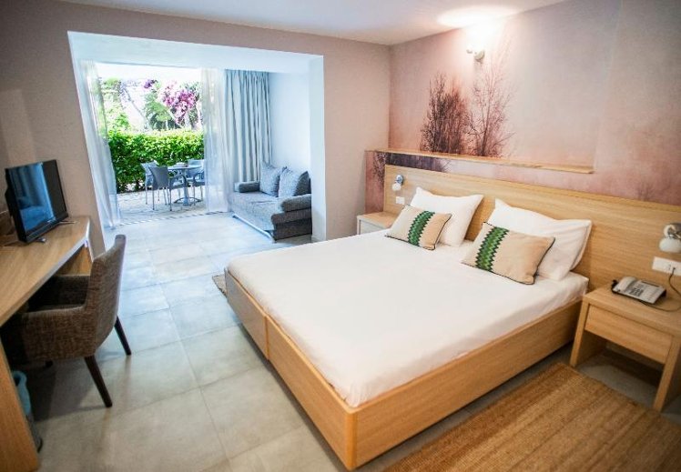 JUNIOR SUITE WITH BALCONY Room