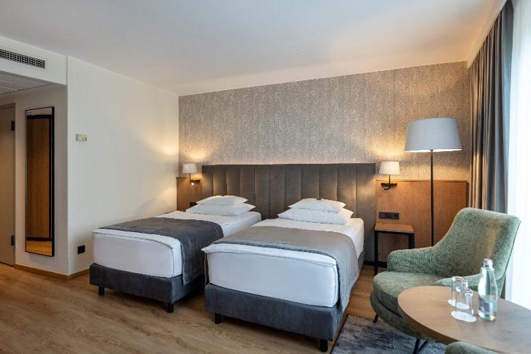 DOUBLE SUPERIOR Room