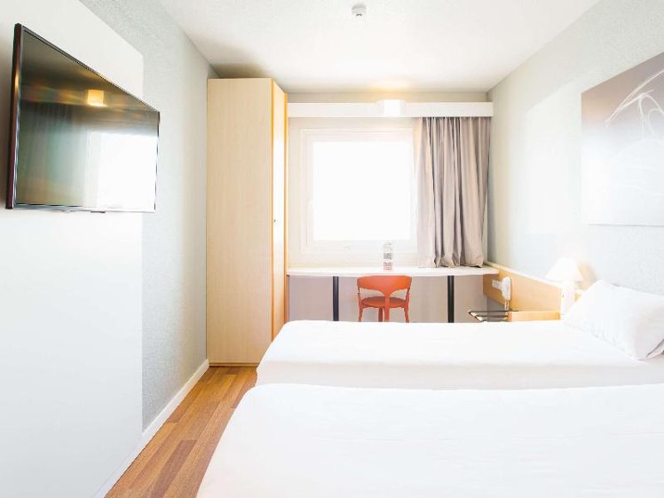 TWIN STANDARD Room