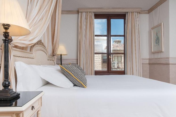 TRIPLE STANDARD Room