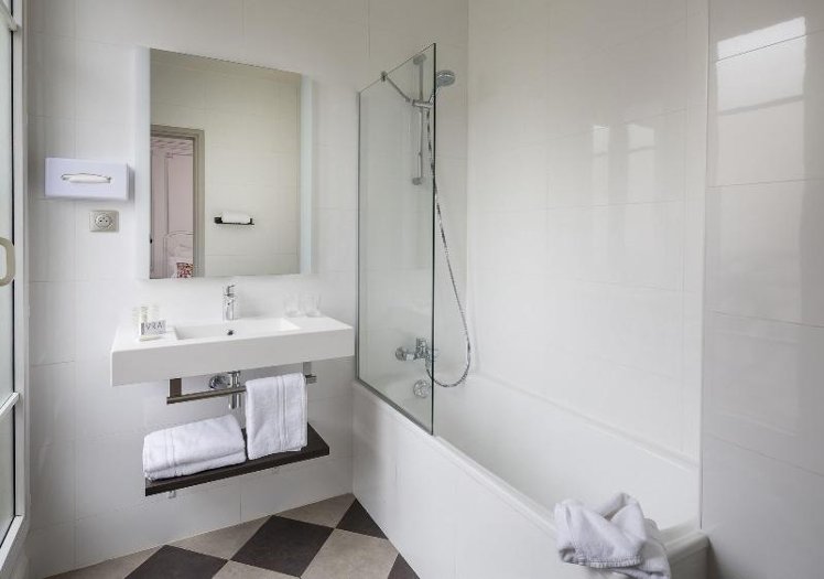 DOUBLE STANDARD Room