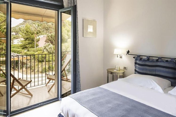 DOUBLE DELUXE Room