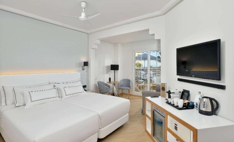 Room GRAND Room