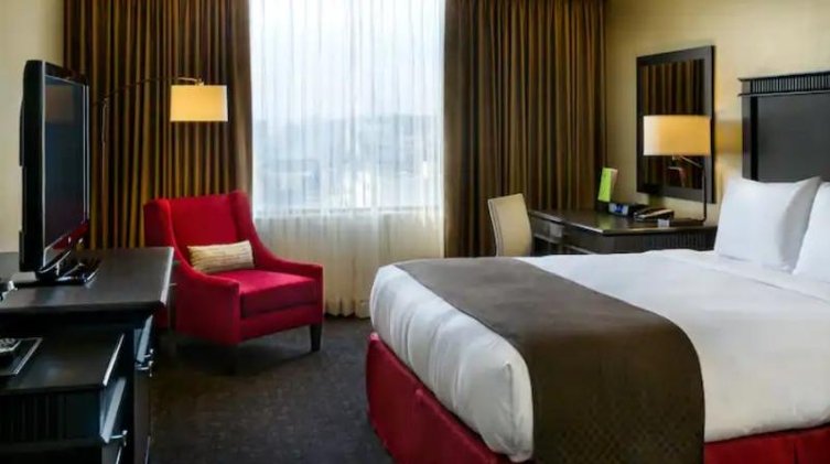 DOUBLE KING SIZE BED Room