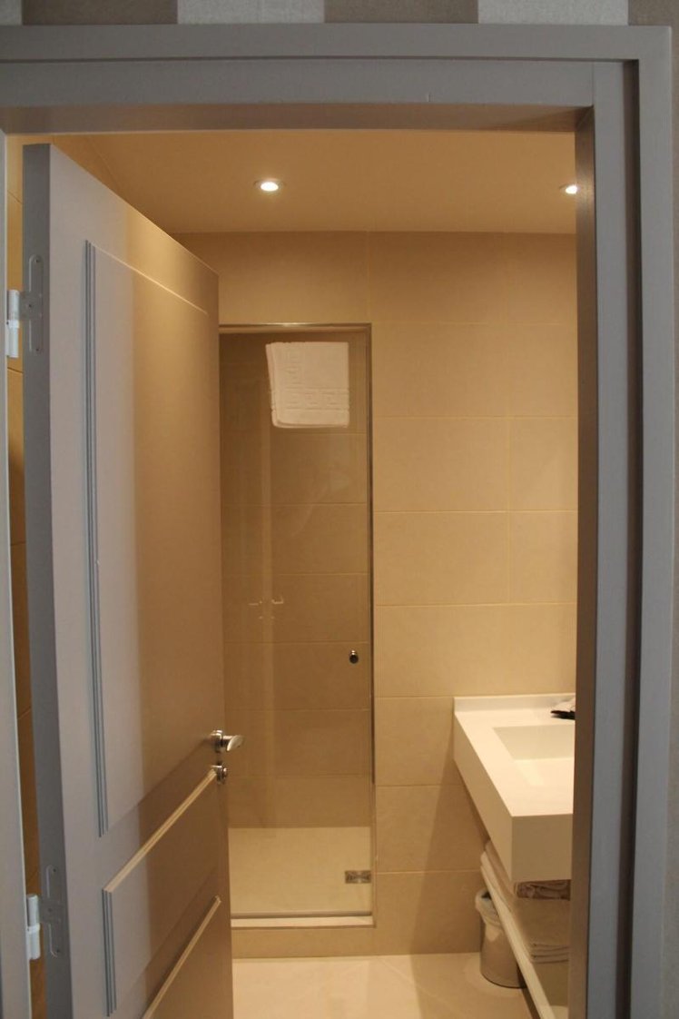 DOUBLE DELUXE KING BED Room