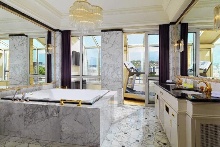SUITE Presidential Room