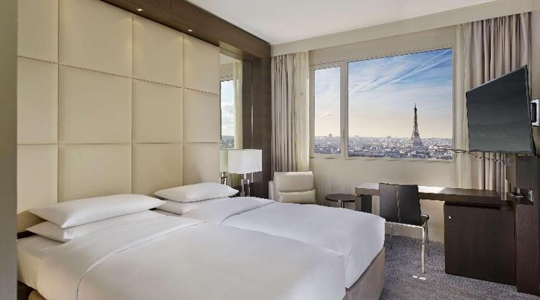 DOUBLE KING SIZE BED Room