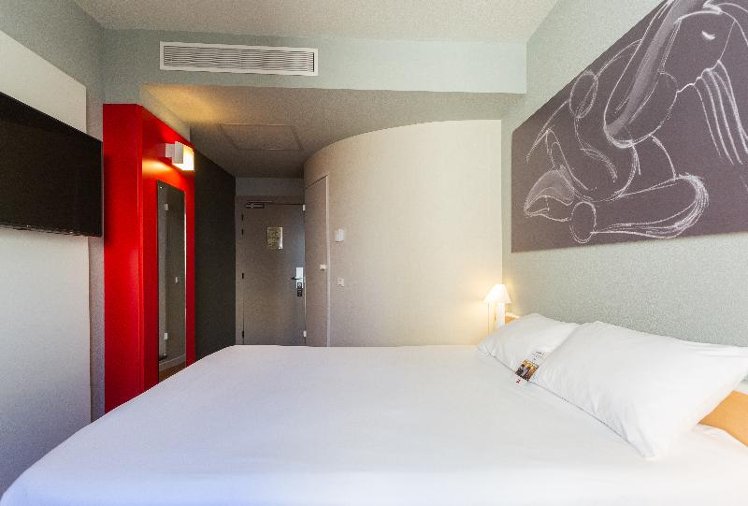 DOUBLE WITH DOUBLE BED Room