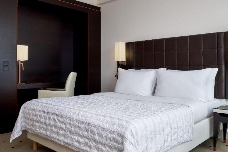 DOUBLE SUPERIOR KING BED Room