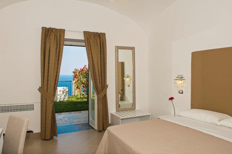 DOUBLE SUPERIOR SEA VIEW Room