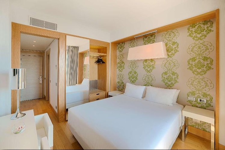 DOUBLE SUPERIOR Room