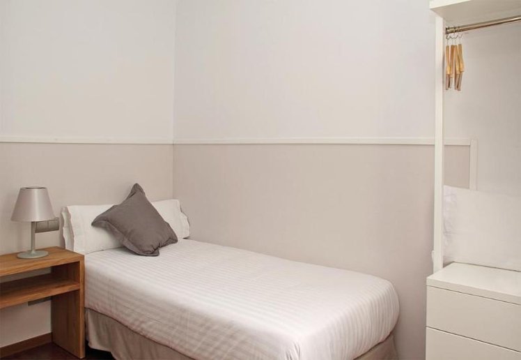 APARTMENT CAPACITY 5 THREE BEDROOM Room