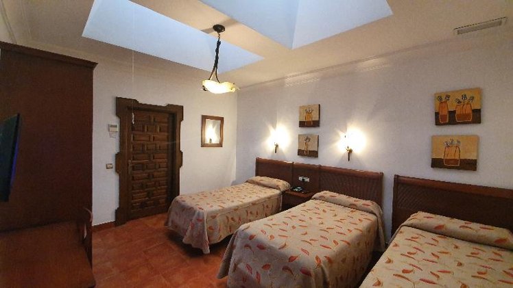 TRIPLE STANDARD Room