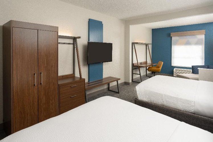 Room TWO QUEEN BEDS Room
