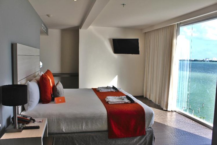 JUNIOR SUITE STANDARD Room