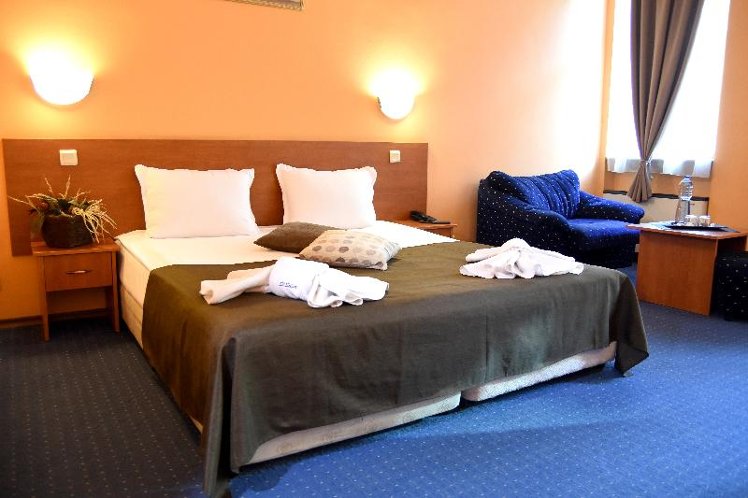 DOUBLE STANDARD Room
