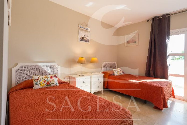APARTMENT CAPACITY 7 THREE BEDROOMS Room