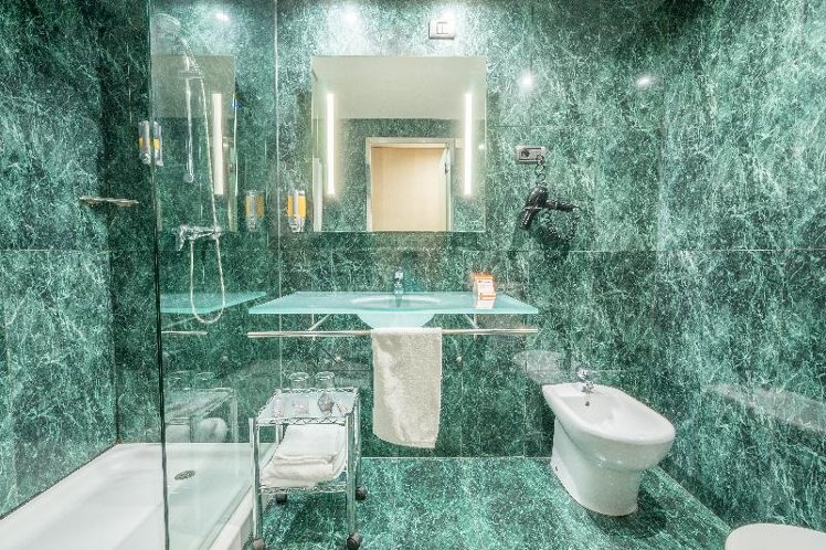 DOUBLE SINGLE USE STANDARD Room