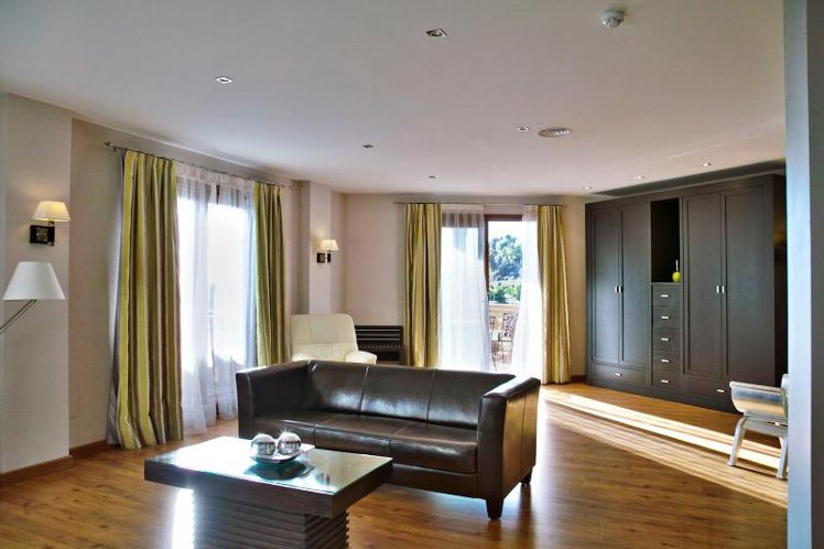 JUNIOR SUITE STANDARD Room