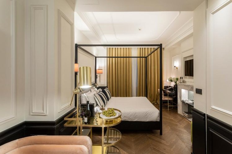 SINGLE DELUXE Room