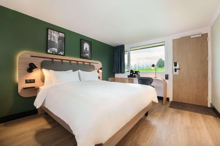 DOUBLE SUPERIOR KING BED Room