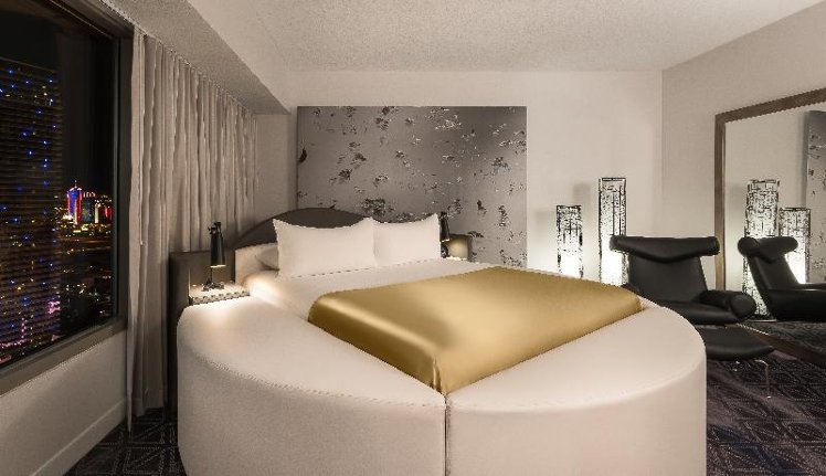 SUITE KING SIZE BED Room