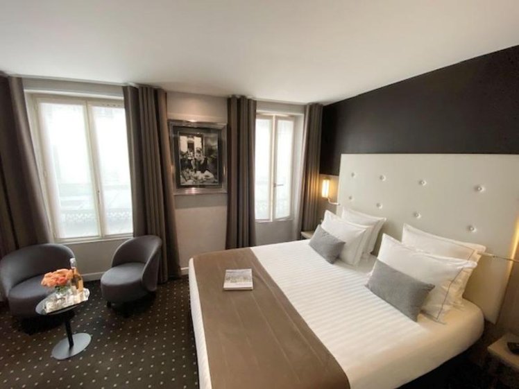 DOUBLE SUPERIOR Room