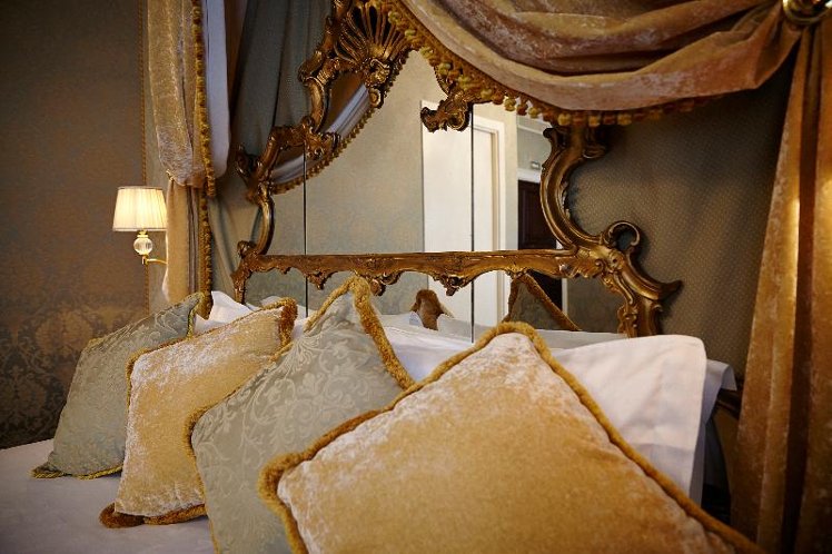 DOUBLE DELUXE Room