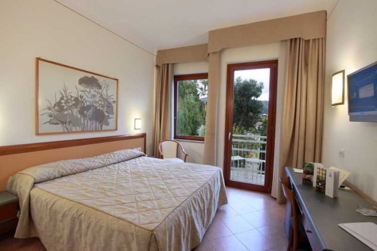 DOUBLE WITH BALCONY Room