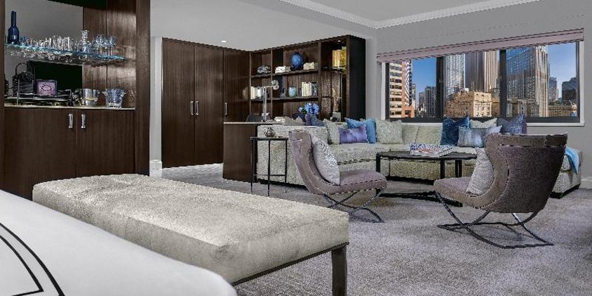 SUITE KING SIZE BED Room