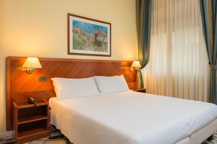 DOUBLE STANDARD Room