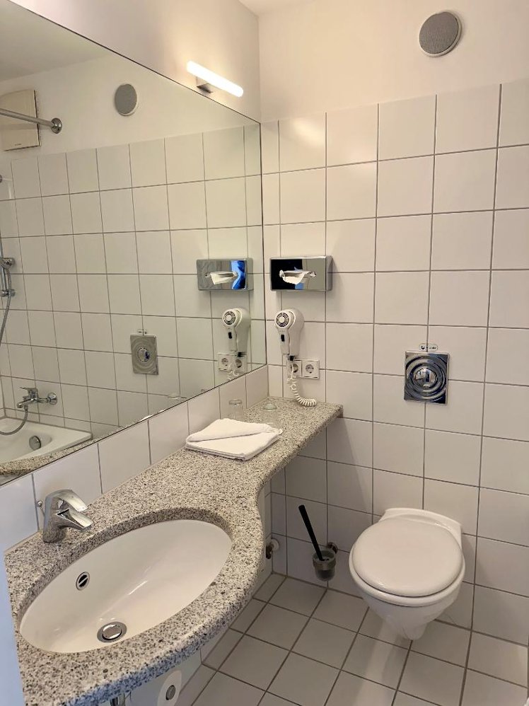 SINGLE STANDARD Room