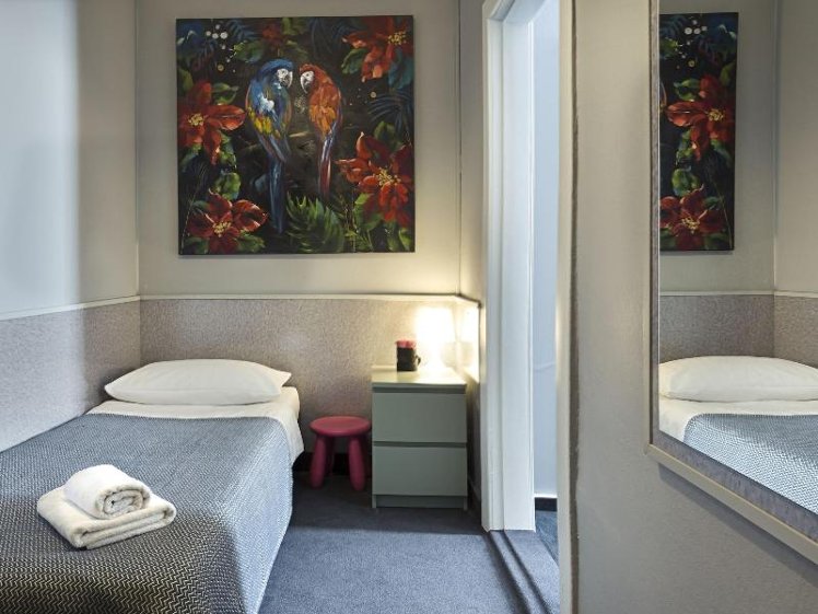 SINGLE STANDARD Room
