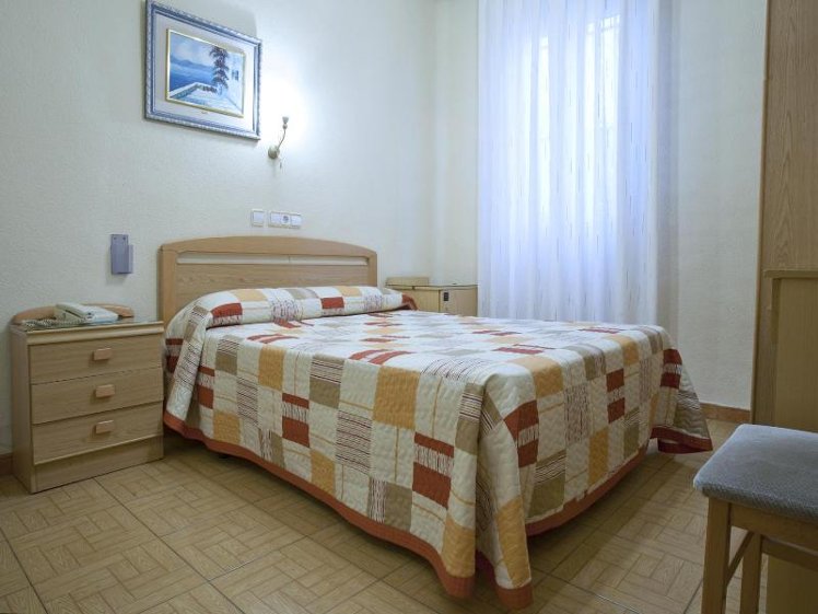 DOUBLE SINGLE USE STANDARD Room