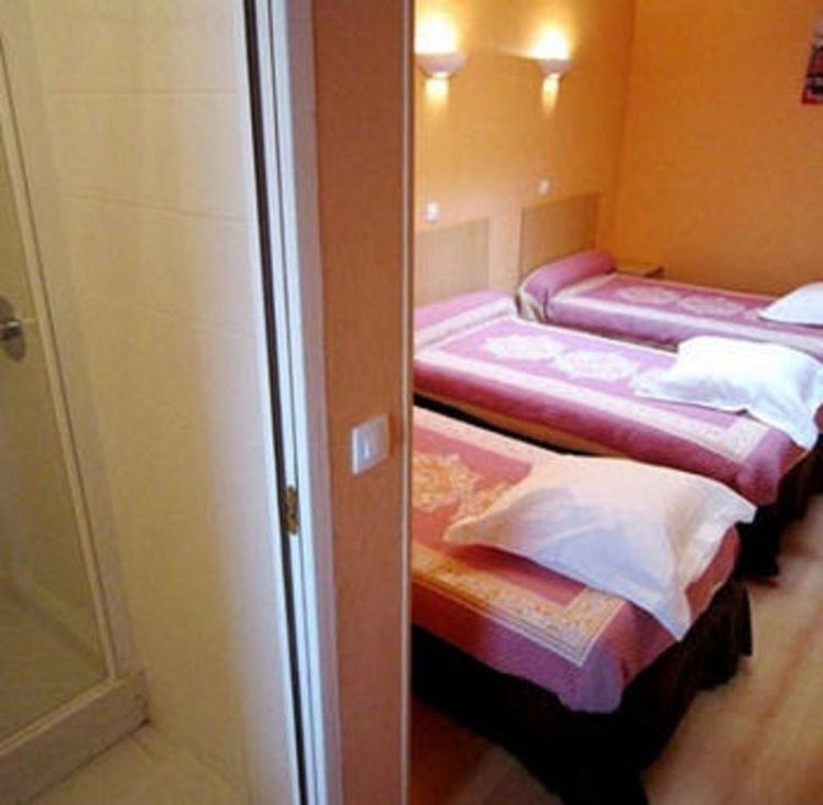 TRIPLE STANDARD Room