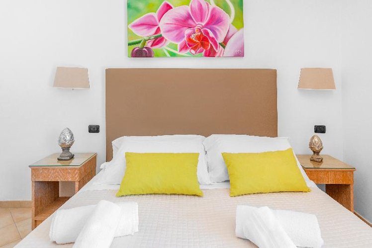 DOUBLE GARDEN VIEW Room