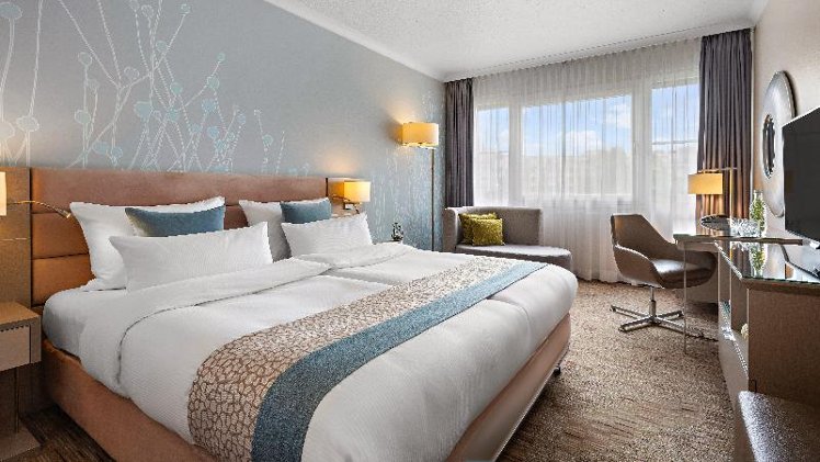 DOUBLE KING SIZE BED Room