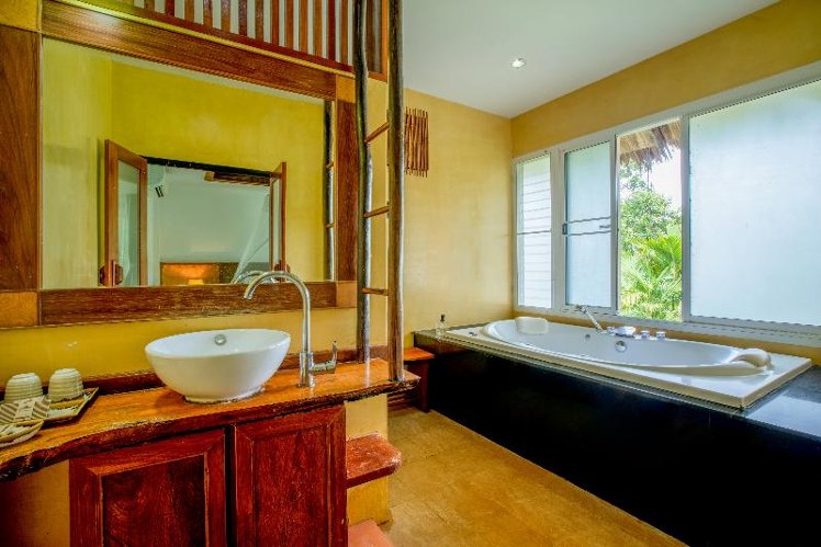 DOUBLE WITH JACUZZI Room