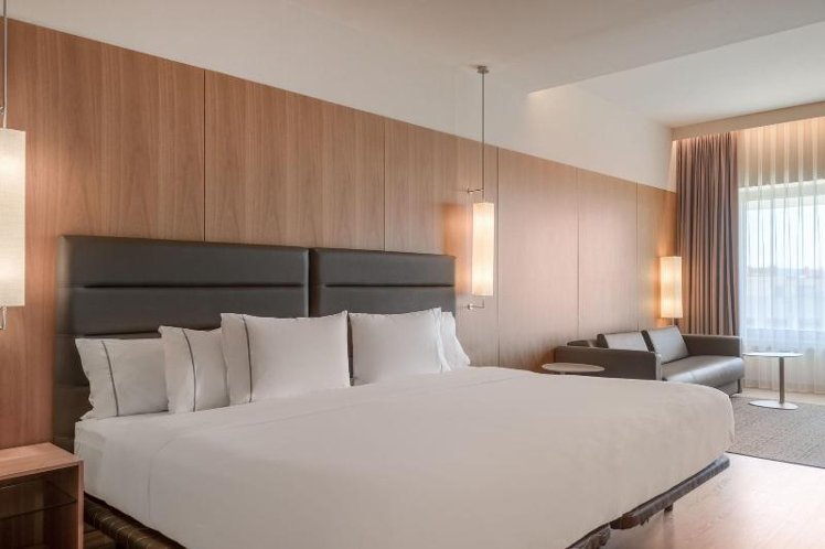 DOUBLE SUPERIOR KING BED Room