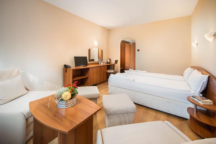 DOUBLE STANDARD Room