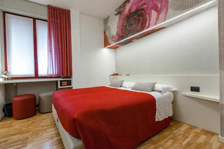 TRIPLE STANDARD Room